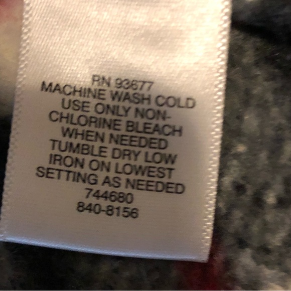 LIZ CLAIBORNE ACTIVE FLEECE PLAID RED/BLACK PONCHO/CAPE SIZE (L) - Picture 12 of 14